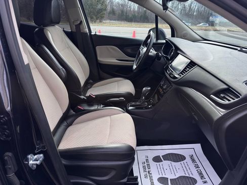 Used 2021 Buick Encore Preferred image 29