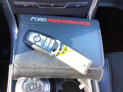 Used 2019 Ford Edge ST w/ Equipment Group 401A AWD/4WD image 23