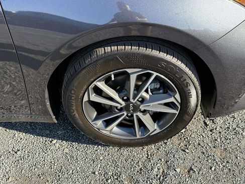 Used 2023 Kia Forte LXS image 7