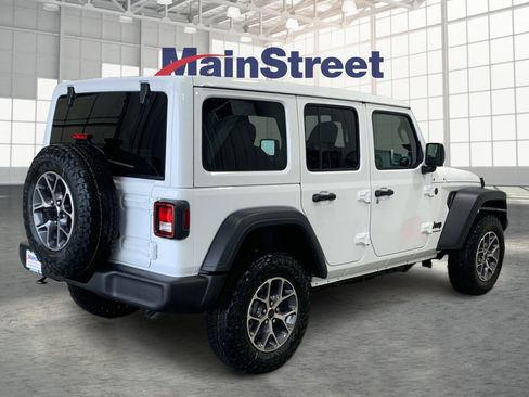 Used 2025 Jeep Wrangler Sport S image 5