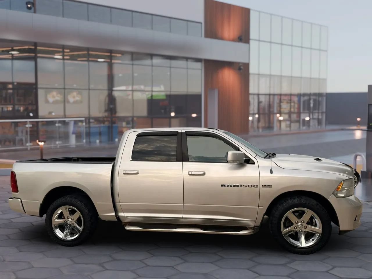 Used 2011 RAM 1500 Sport w/ Remote Start & Security Group AWD/4WD image 4