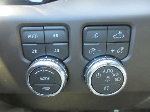 New 2026 GMC Sierra 3500 Denali w/ Denali Reserve Package AWD/4WD image 17