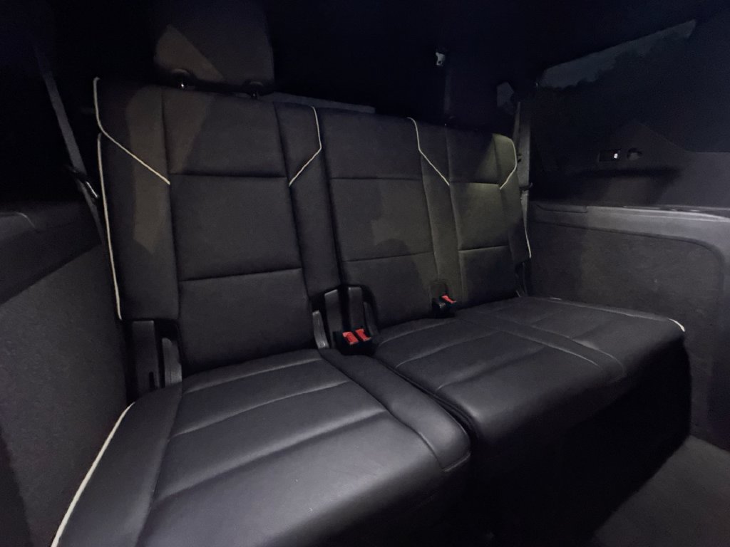 Used 2024 Cadillac Escalade ESV Premium Luxury RWD image 30