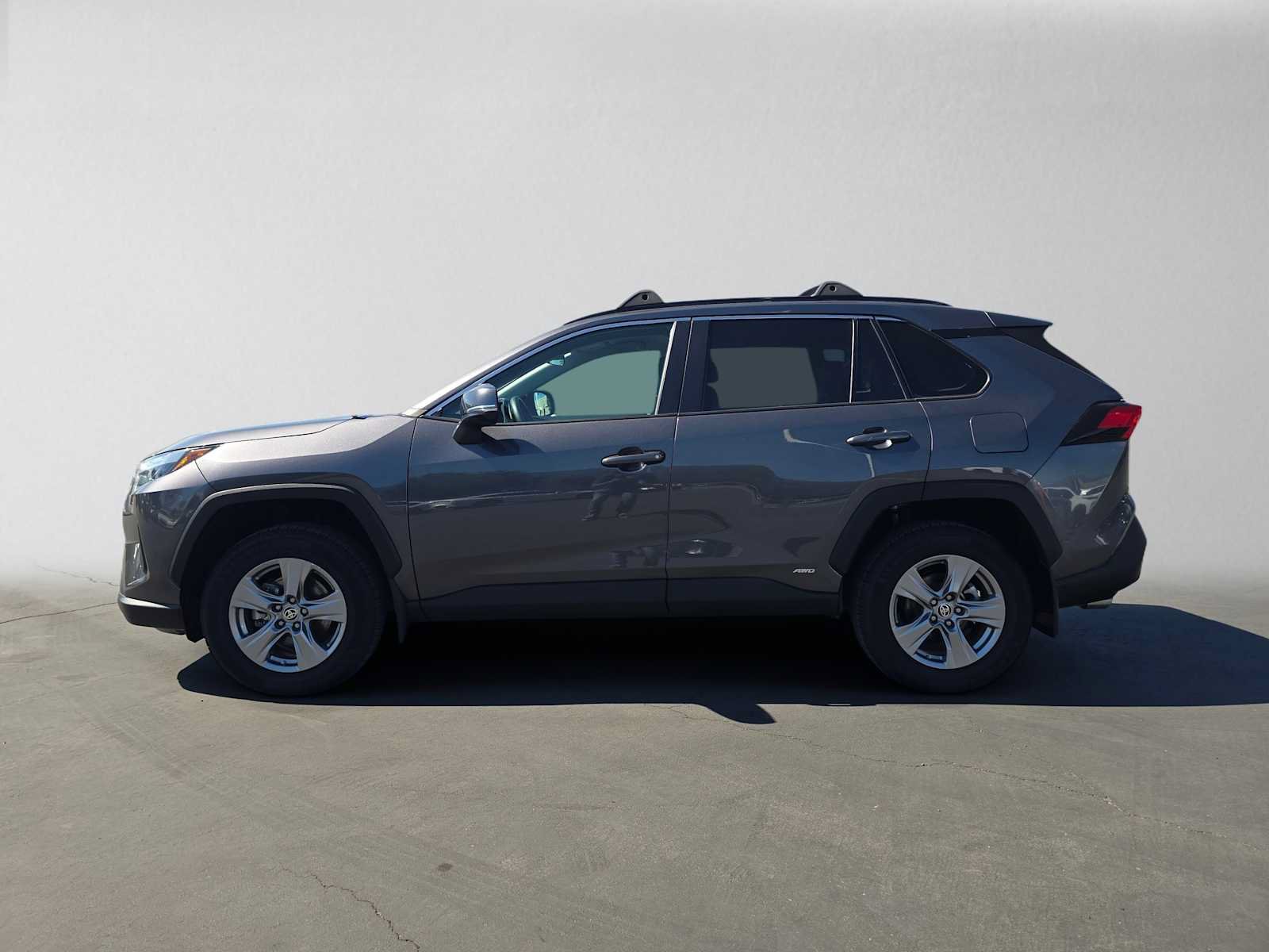 Used 2024 Toyota RAV4 LE AWD/4WD image 6