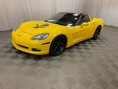 Used 2005 Chevrolet Corvette Coupe w/ Preferred Equipment Group RWD image 14