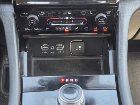 Used 2023 Jeep Grand Cherokee L Laredo w/ Luxury Tech Group I RWD image 17