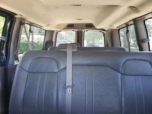 Used 2015 GMC Savana 2500 LS image 16