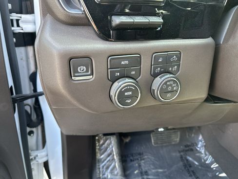 Used 2023 Chevrolet Silverado 1500 LTZ w/ LTZ Premium Package AWD/4WD image 17