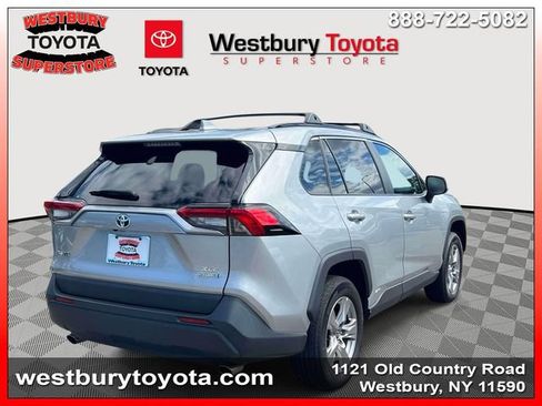 Used 2022 Toyota RAV4 XLE w/ Convenience Package AWD/4WD image 7