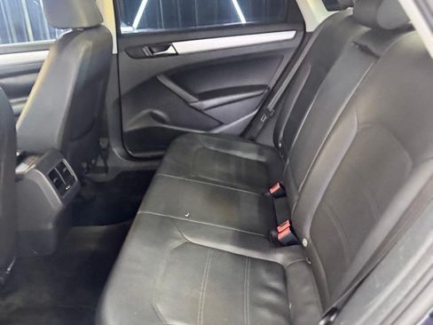 Used 2013 Volkswagen Passat 2.5 SE FWD image 32