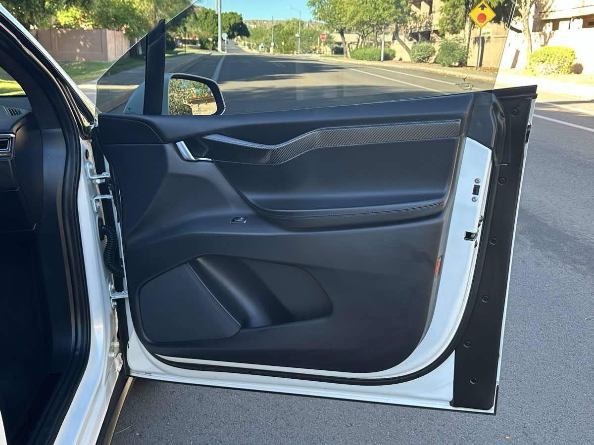 Used 2017 Tesla Model X 75D AWD/4WD image 46