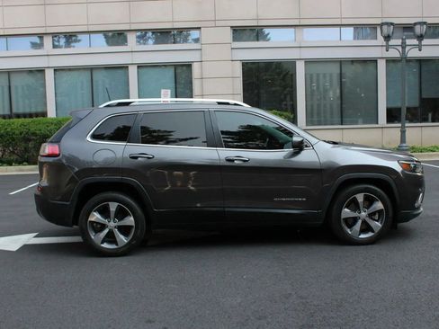 Used 2020 Jeep Cherokee Limited FWD image 6