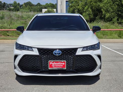 Used 2022 Toyota Avalon XSE FWD image 2