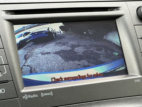 Used 2015 Toyota Prius Plug-In Hybrid image 19