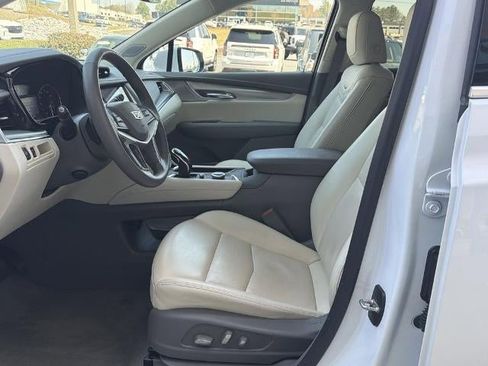 Certified 2023 Cadillac XT5 Premium Luxury AWD/4WD image 9