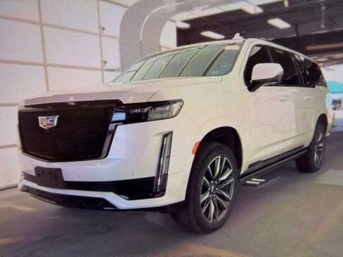 Used 2021 Cadillac Escalade ESV Sport w/ Driver Assist Tech Package AWD/4WD image 2