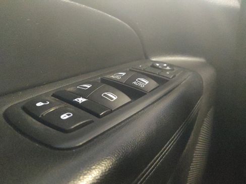 Used 2020 Jeep Grand Cherokee Limited AWD/4WD image 27