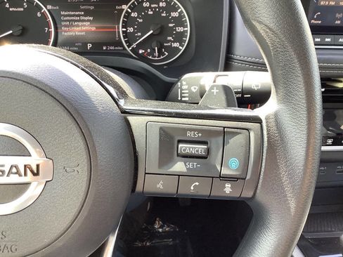 Used 2021 Nissan Rogue SV AWD/4WD image 46