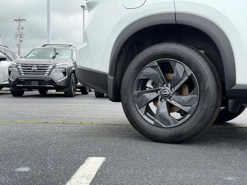 New 2026 Nissan Rogue SV AWD/4WD image 36
