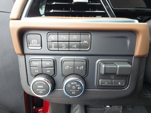 New 2026 Chevrolet Tahoe High Country AWD/4WD image 20