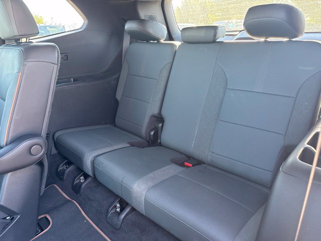 Used 2025 GMC Acadia AT4 w/ Luxury Package AWD/4WD image 17