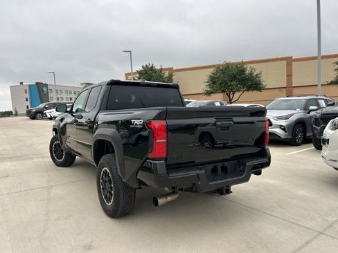 Used 2024 Toyota Tacoma TRD Off-Road AWD/4WD image 4