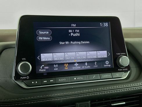 Used 2023 Nissan Rogue SV w/ SV Premium B Package image 21