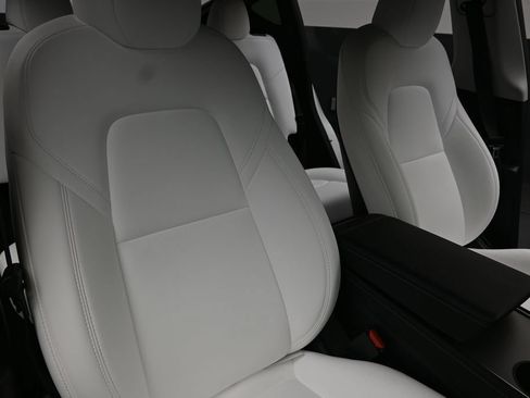 Used 2023 Tesla Model Y Long Range AWD/4WD image 14