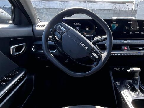Used 2025 Kia K4 FWD image 8