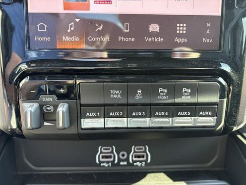 Used 2026 RAM 2500 Big Horn AWD/4WD image 17