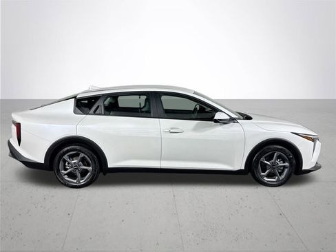 Used 2025 Kia K4 LXS image 5