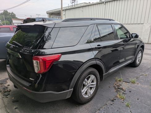 Used 2020 Ford Explorer XLT AWD/4WD image 4
