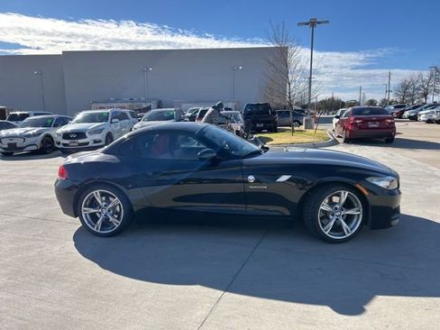Used 2012 BMW Z4 sDrive28i image 2