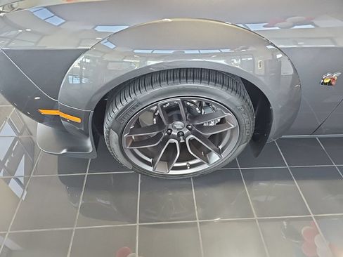 Used 2021 Dodge Challenger R/T Scat Pack RWD image 2