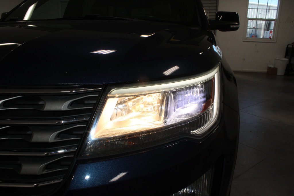 Used 2017 Ford Explorer XLT w/ Equipment Group 202A FWD image 13