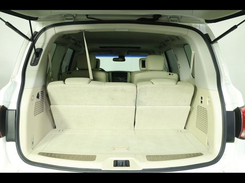Used 2016 INFINITI QX80 Base w/ Driver's Assistance Package image 16