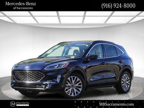 Used 2021 Ford Escape Titanium image 1