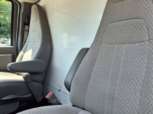 Used 2019 GMC Savana 3500 w/ Power Convenience Package RWD image 22