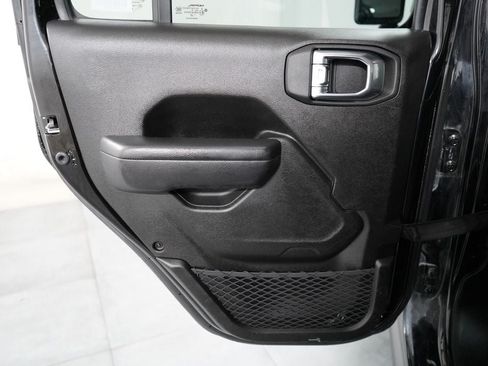 Used 2025 Jeep Wrangler Unlimited Sport AWD/4WD image 21
