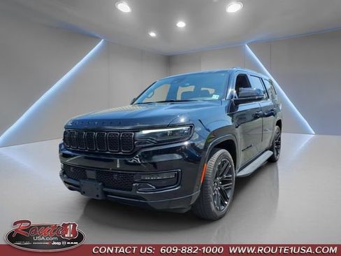 Certified 2024 Jeep Wagoneer Series II AWD/4WD image 8