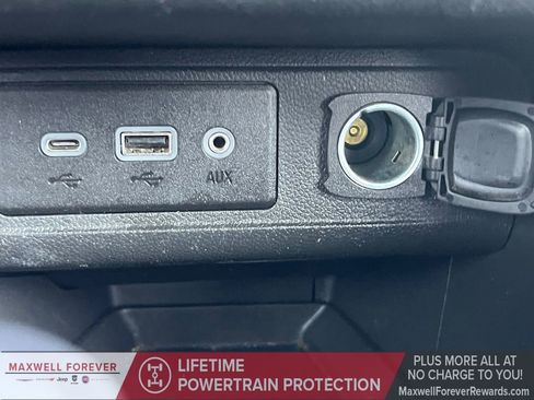 Used 2023 Buick Encore GX Essence w/ Experience Buick Package image 6