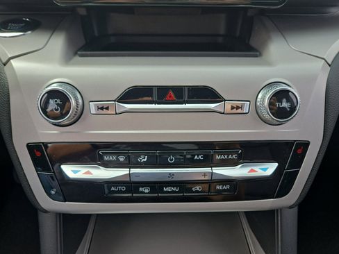 Used 2023 Ford Explorer XLT w/ Equipment Group 202A image 20