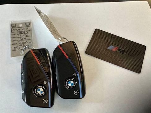 Used 2025 BMW M5 Touring w/ M Driver's Package image 33