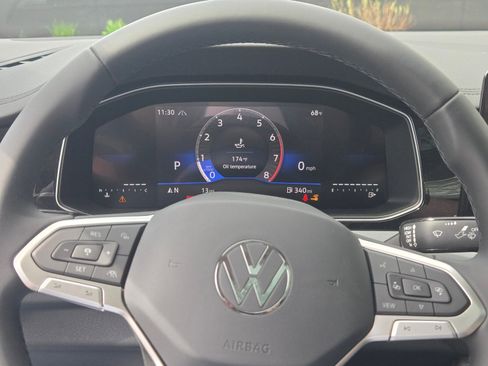 New 2026 Volkswagen Jetta SE FWD image 16