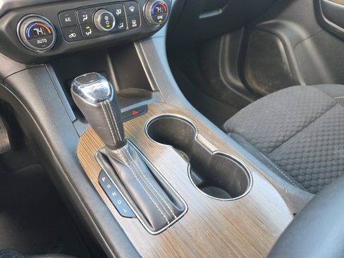 Used 2019 GMC Acadia SLE image 10