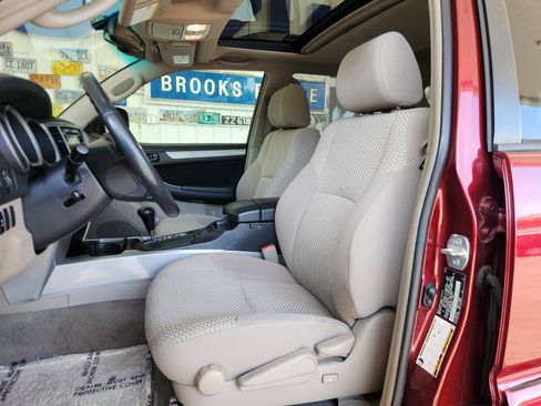 Used 2007 Toyota 4Runner SR5 AWD/4WD image 4