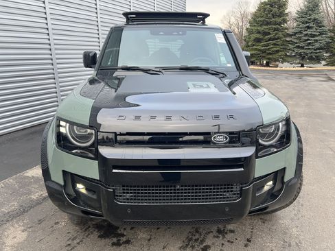 New 2026 Land Rover Defender 110 image 4