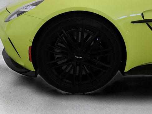Used 2025 Aston Martin V8 Vantage Coupe image 24
