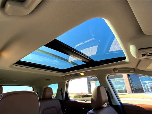 Used 2022 Nissan Pathfinder Platinum w/ Cargo Package image 14