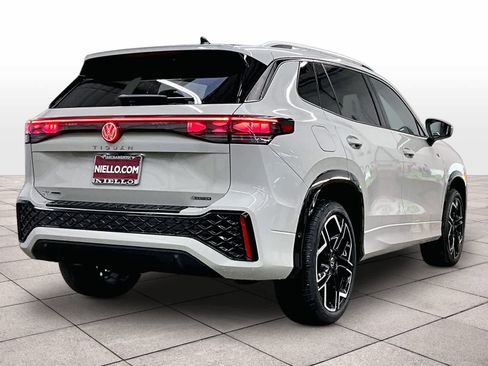 New 2026 Volkswagen Tiguan SEL R-Line image 4